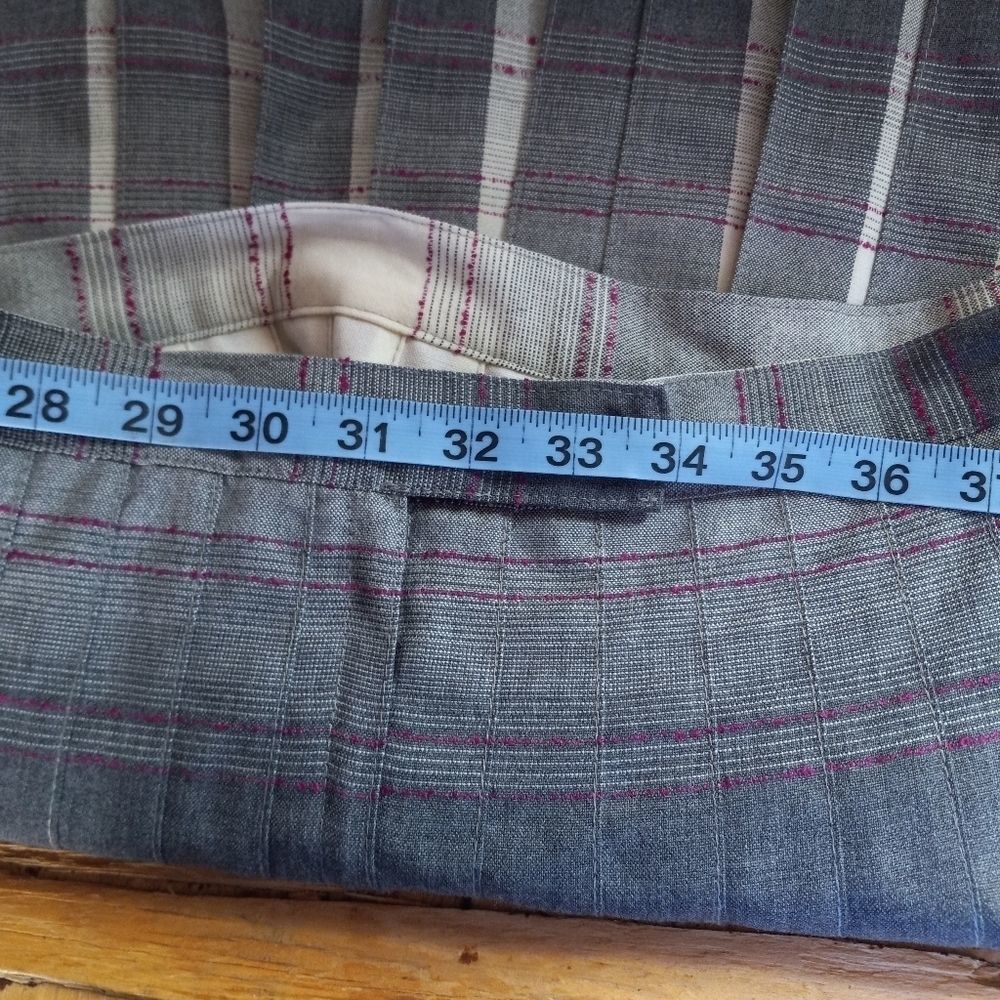 Pleated/Reversible Skirt - Picture 7 of 9